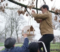 Кормушки для птиц появились в Подникольском парке Могилева