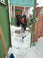 «Эстафета добра»: как волонтёры БРСМ согревают сердца в лютый мороз