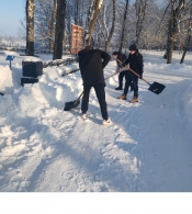 «Эстафета добра»: как волонтёры БРСМ согревают сердца в лютый мороз